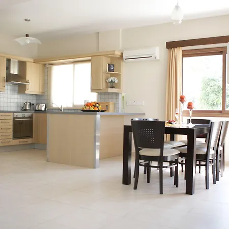 Villa Vineland Sheromyli *
